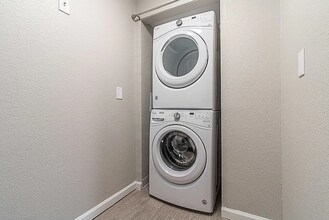 Building Photo - 3375 Alma St