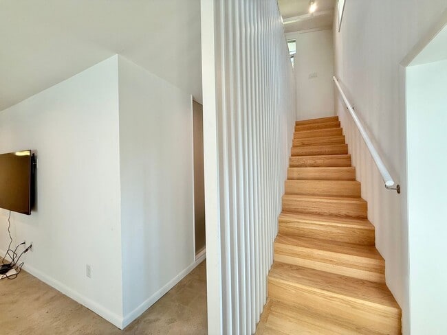 Building Photo - **OFFERING WAIVED APPLICATION FEES & $300 MOVE IN PROMOTION** Luxurious 4BD, 3BA Raleigh Home wit...