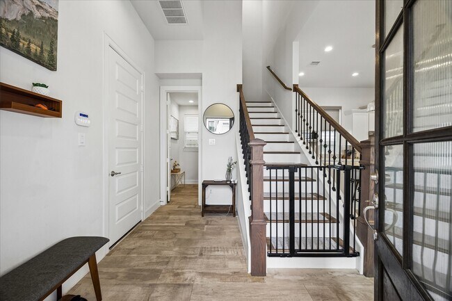 Building Photo - 2804 Grand Fountains Dr