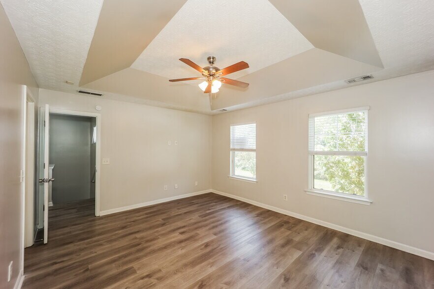 Building Photo - 4541 Parkway Cir