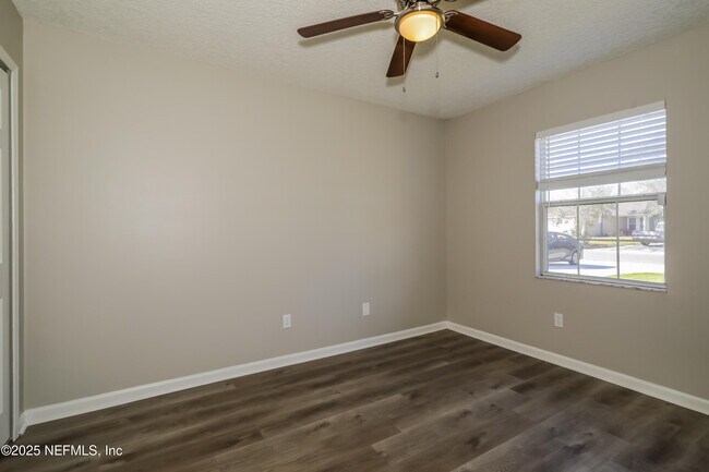 Building Photo - 3175 Olde Sutton Parke Dr