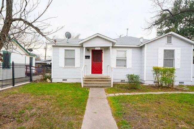 Building Photo - Updated 3-Bedroom Home with Detached Garage & Fenced Yard