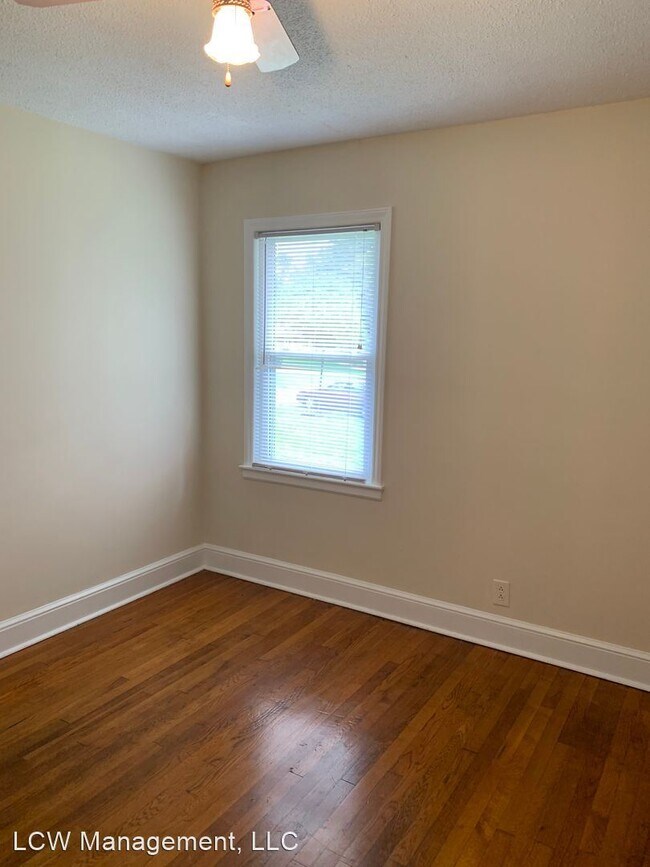 4 br, 1.5 bath House 207 Piccadilly Drive 207 Piccadilly Dr Winston