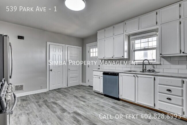 Building Photo - 539 Park Ave