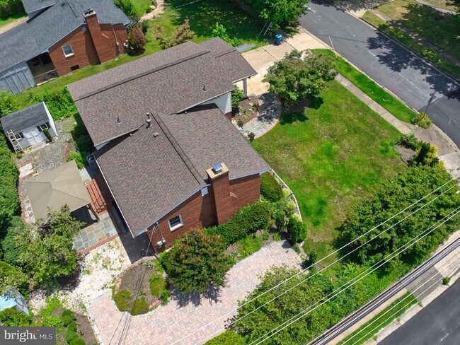 Building Photo - 6824 Felix St