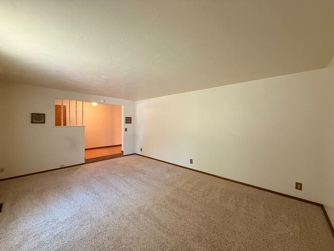 Building Photo - 2148 Grove St