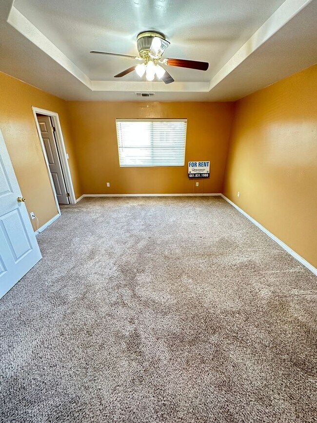 Building Photo - Charming 4-Bedroom, 3-Bathroom Home in Silver Creek