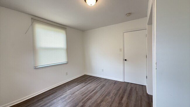 Building Photo - Well-Maintained 3-Bedroom Home with Fenced Backyard & Assigned Parking in Central Chesapeake