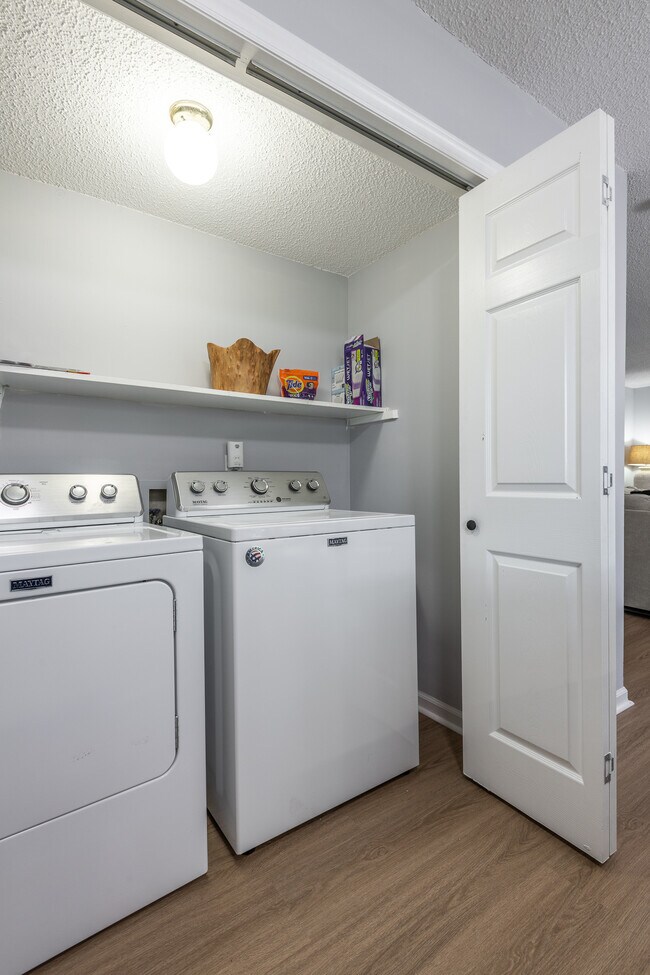 Building Photo - 3003 Mulberry Ln