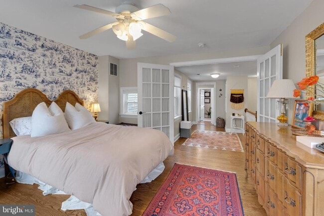 Building Photo - 239 E Thompson St