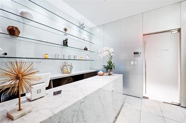 Building Photo - 88 SW 7th St