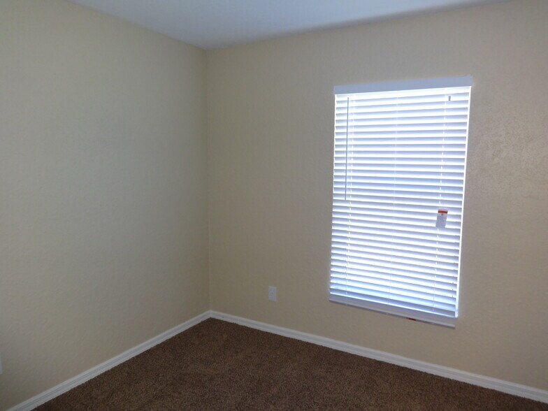 Building Photo - 3965 SW Laffite St