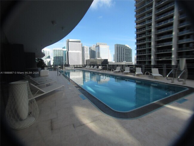 Building Photo - 1000 Brickell Plaza