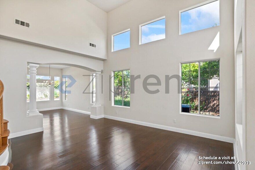 Building Photo - 15128 Shining Star Ln