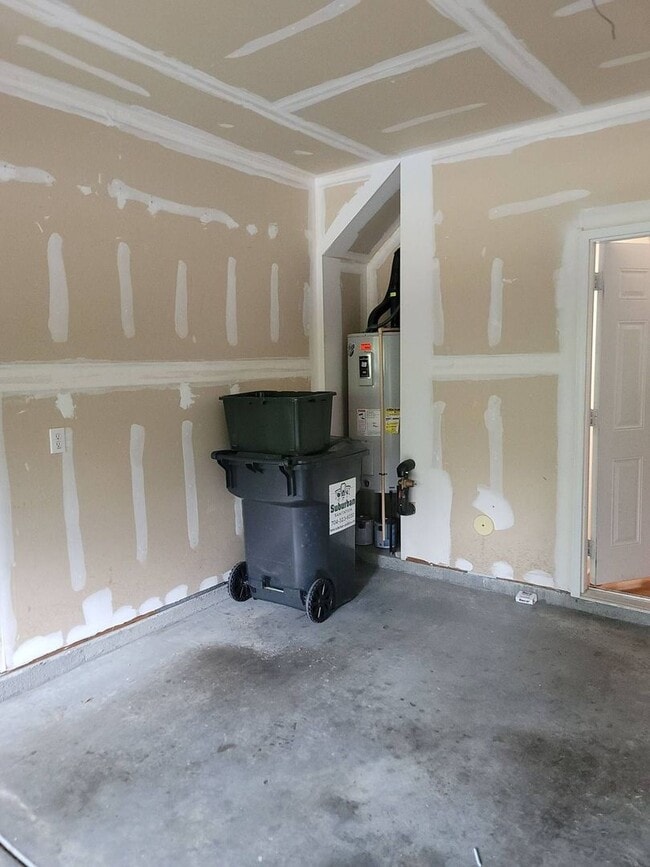 Building Photo - Nice Townhome off Providence Rd/485 South