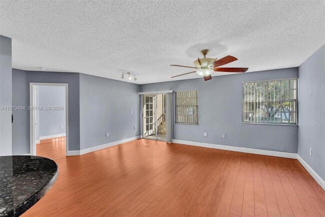 Building Photo - 2810 N Oakland Forest Dr