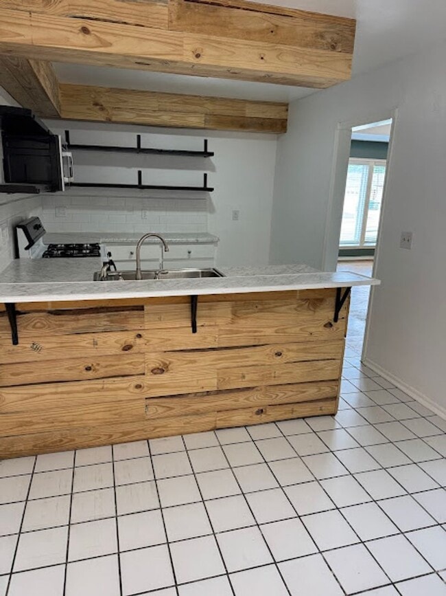 Building Photo - Charming 3-Bedroom, 2-Bath Home for Rent in Edmond – Prime Location!