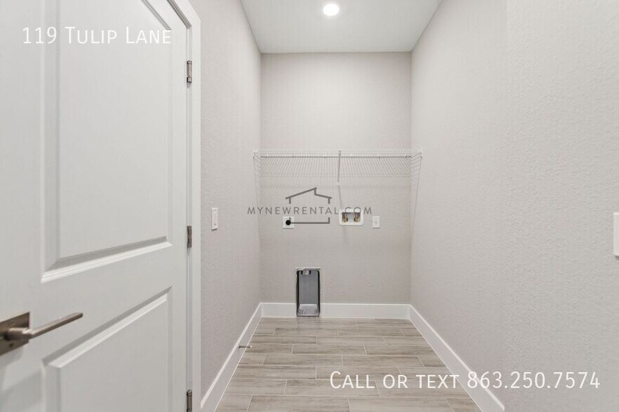 Building Photo - 119 Tulip Ln