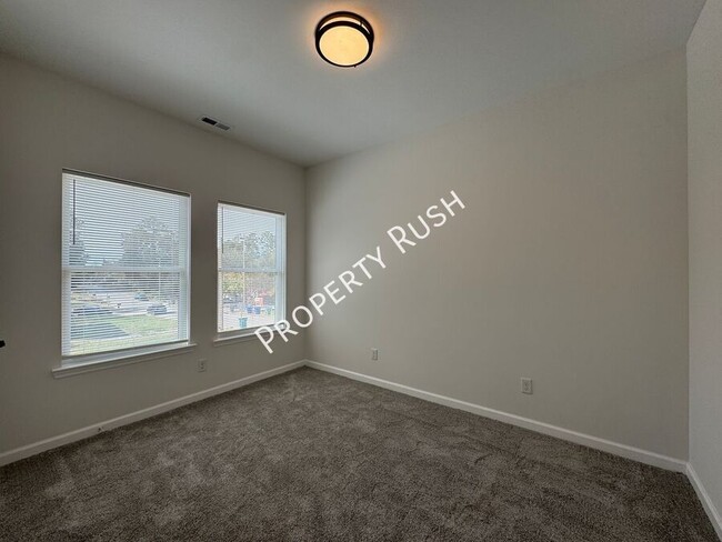 Building Photo - 1852 Wilberforce St