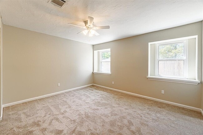 Building Photo - 102 Butlers Ct
