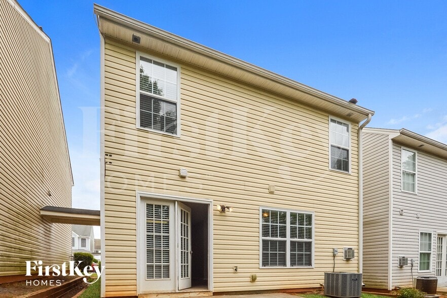 Building Photo - 70 Fieldview Ln