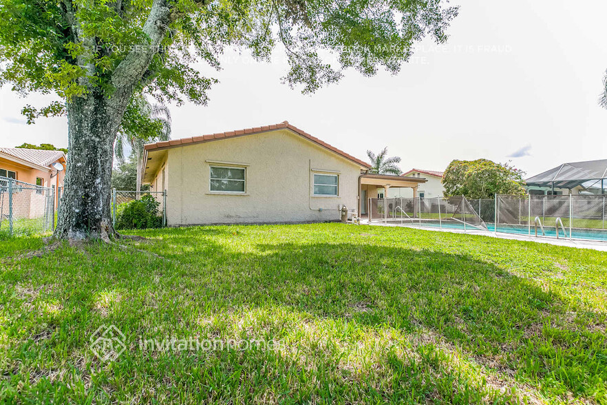 Building Photo - 3224 NW 118th Ln