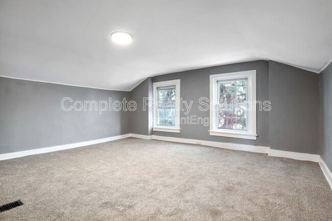Building Photo - 3158 Oregon Ave
