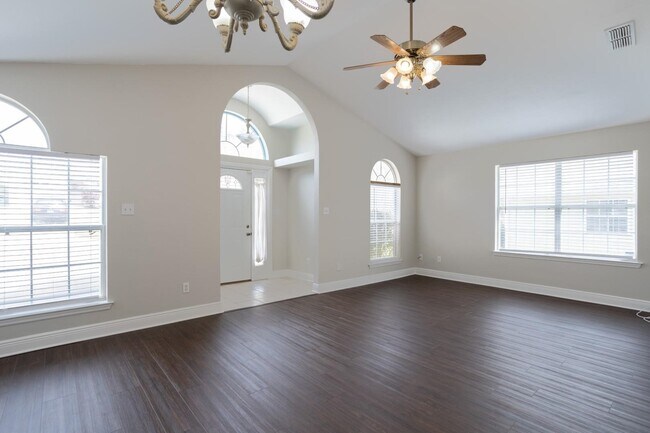 Building Photo - 3569 Chatelaine Dr