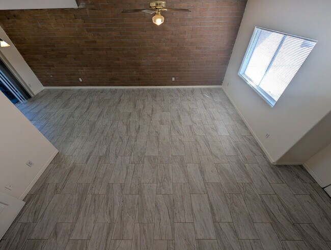 Building Photo - Renovated Townhouse with desert views.