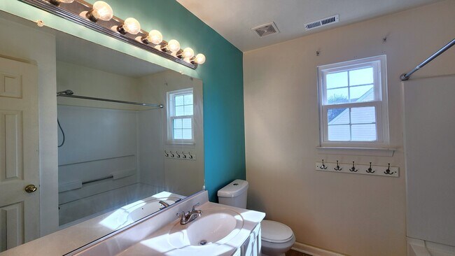 Building Photo - 1828 Somersby Ln