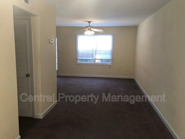 Building Photo - 112 Silver Brook Dr