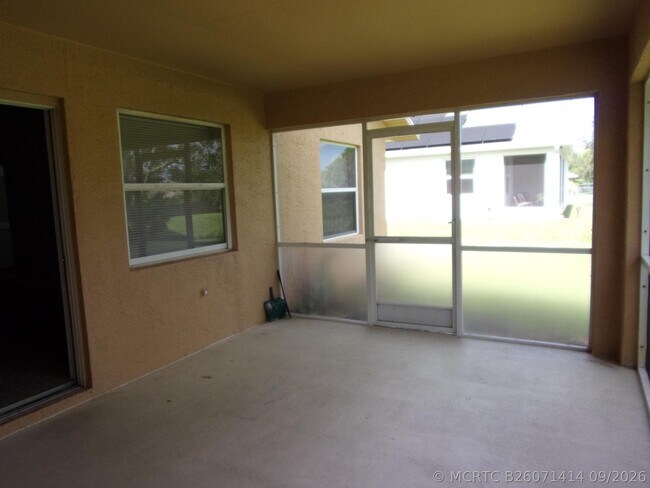 Building Photo - 1225 SW Milan Ln