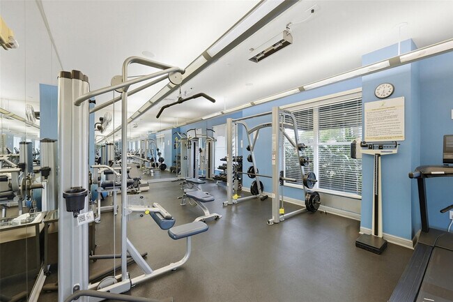 Building Photo - 700 E Boynton Beach Blvd