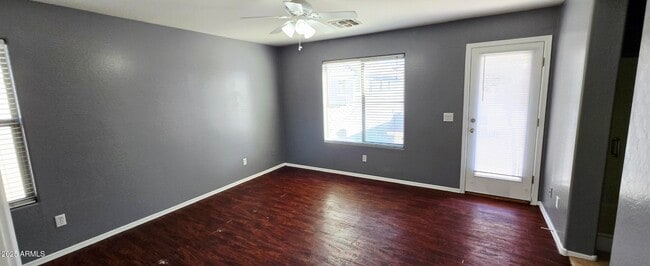 Building Photo - 587 S Buena Vista Ct