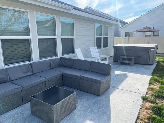 Building Photo - Gorgeous 3 bed 2 ba home with  just off Hubbard Rd and Rapid Creek Way in Kuna