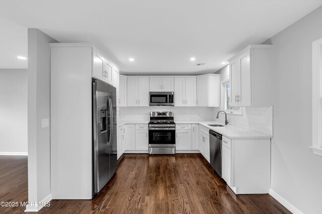 Building Photo - 1230 Dove St