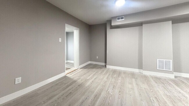 Building Photo - Fully Renovated 3-Bedroom House