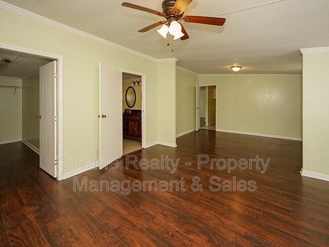 Building Photo - 3184 Sanders Rd