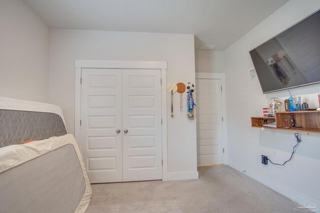 Building Photo - 229 Camellia Dr