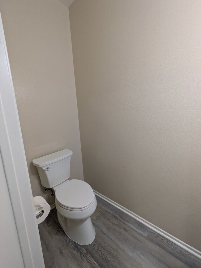 Building Photo - Beautiful 3 bedroom home