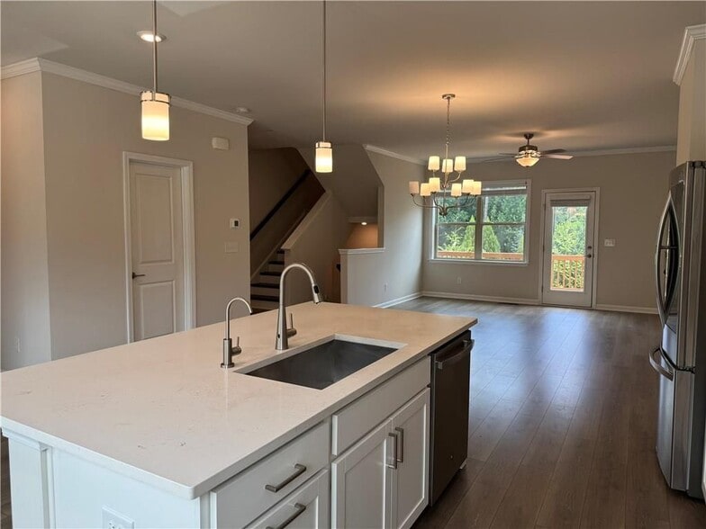 Building Photo - 3706 Davis Cir