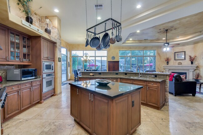 Building Photo - 2143 E Tonto Pl