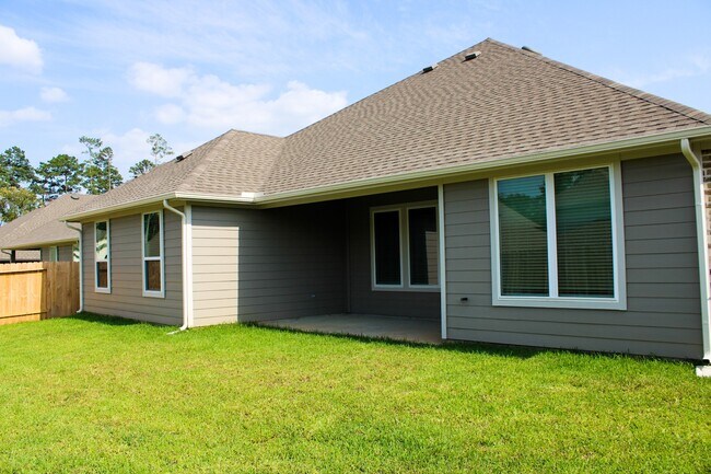 Building Photo - 15212 Tattle Crk Ln