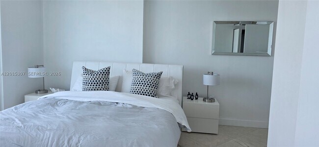 Building Photo - 6515 Collins Ave