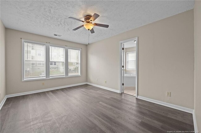 Building Photo - 962 Stewarts Creek Dr