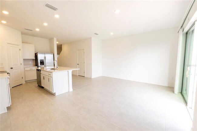 Building Photo - 7649 WATERSCAPE Dr
