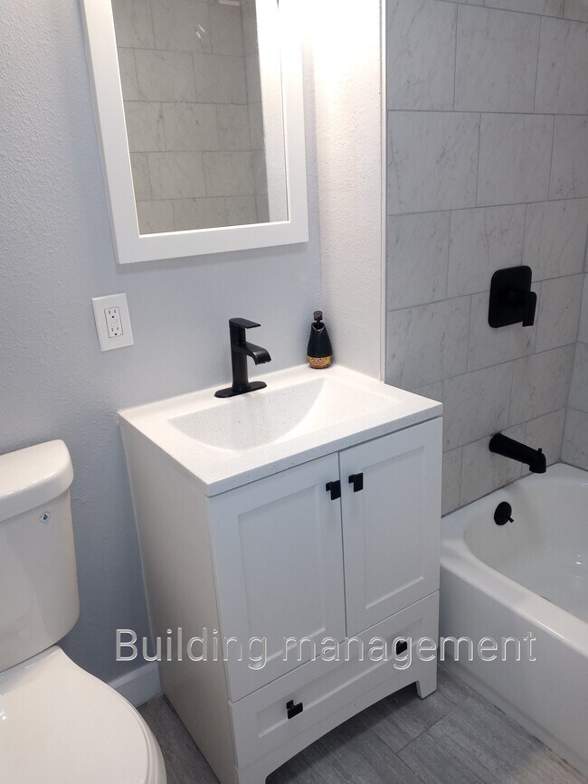 Building Photo - 5614 E 28th St