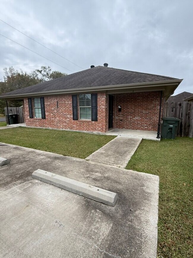 Building Photo - 2220 N Malcolm St