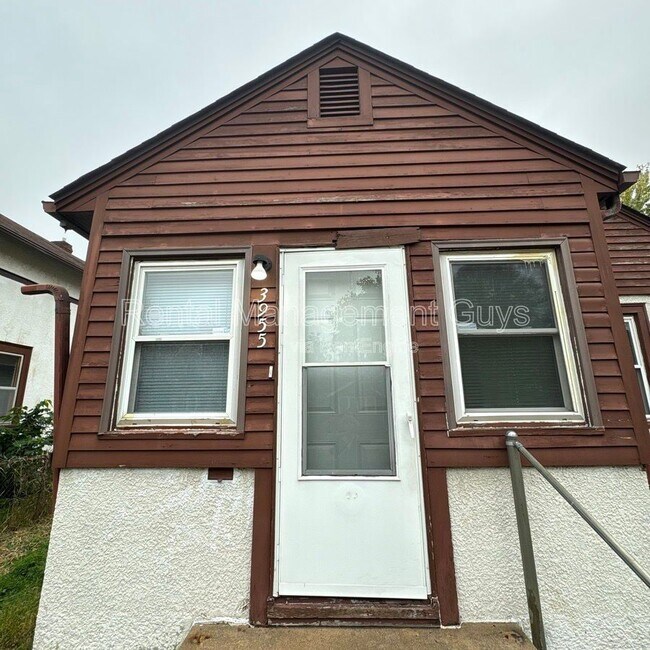 Building Photo - 3955 N Girard Ave