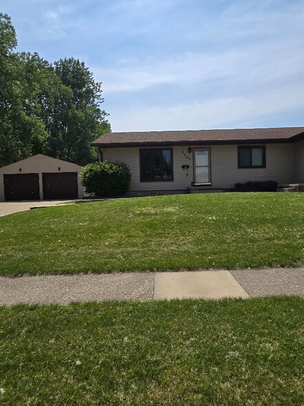 Building Photo - 4002 Southlawn Rd